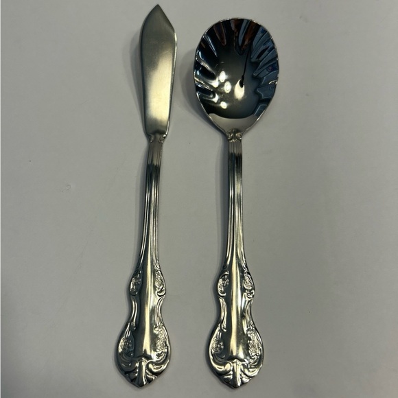 Wallace Silver  CAMDEN 18/10 Stainless  Master Butter Knife & Sugar Spoon EUC - Picture 1 of 5